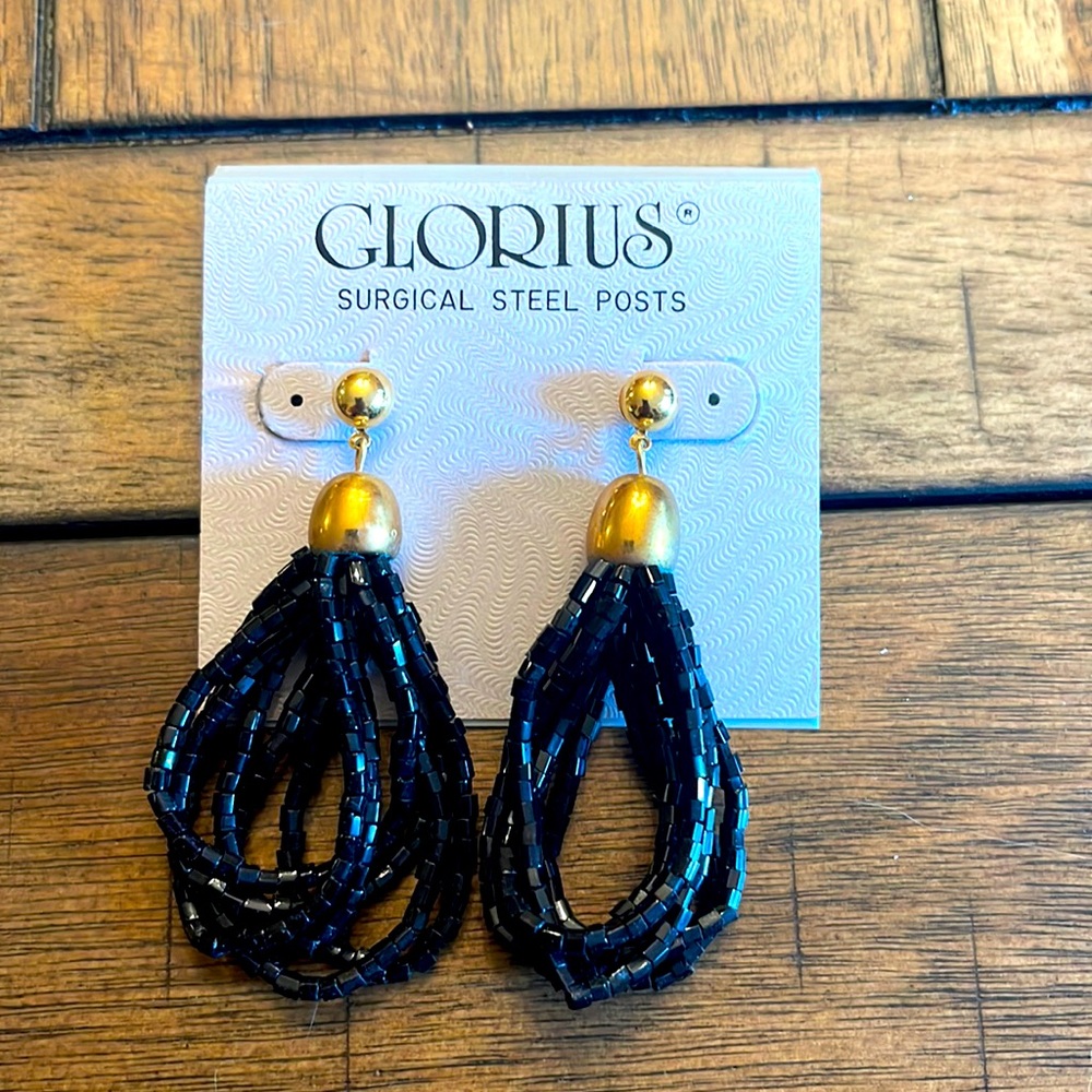 Vintage black teardrop beaded earrings